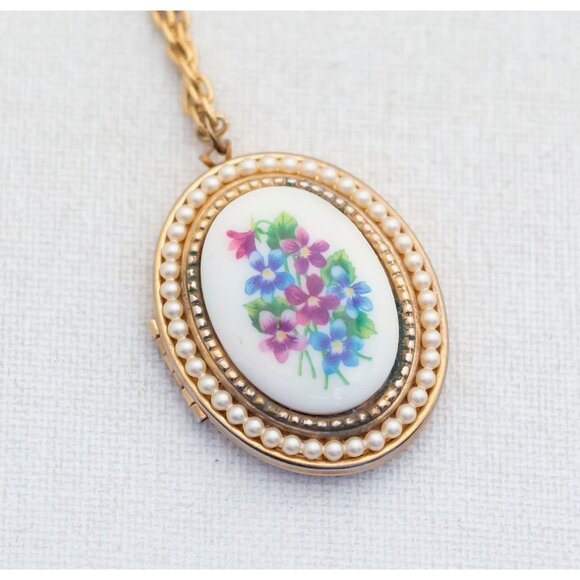 26'' Vintage Flower Bouquet Locket Necklace by Avon - A7 - Picture 1 of 4